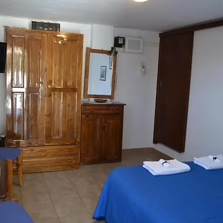 Traditional Island House Almira Apartment